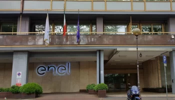 Итальянская Enel продала долю в "Энел России"